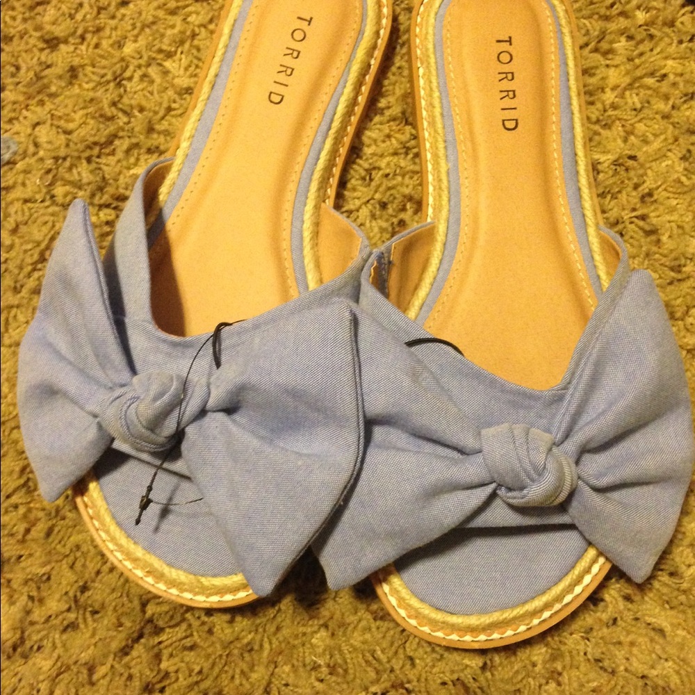 NWT torrid blue bow sandals